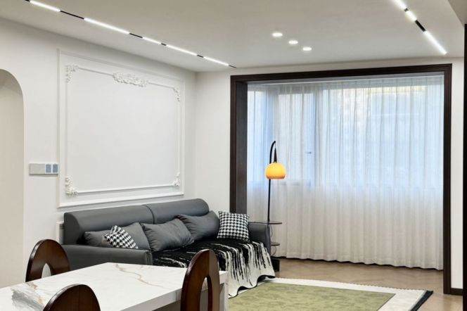 3 Brs, 2 Baths, Floor heating/Central ac/Dish washer, 150 sqm @ Jiangsu metro L2&11