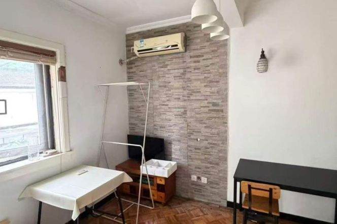 1BR quite nr jiang su Rd station line2/11 for long&short rent