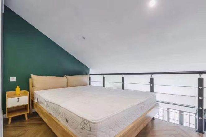 High ceiling duplex APT Lots lights Shanxi(s) Rd IAPM 5700