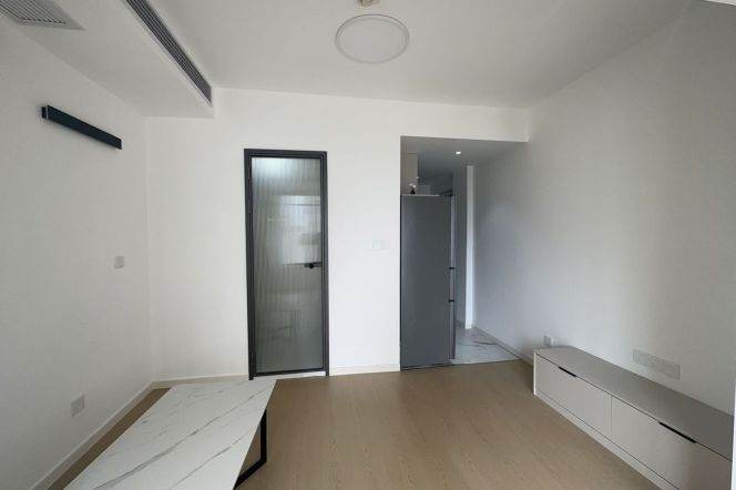 Cozy and clean 1br close to Weining station,Line 2