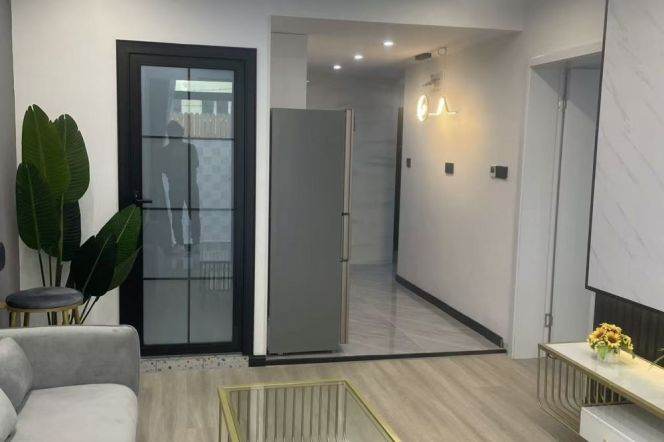 Hongqiao rd 1BR with garden