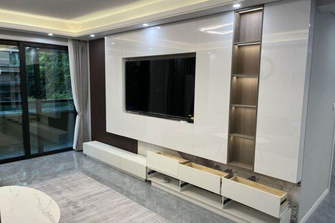 Newly Renovated 3BR 2BA Residence in High-End compound nr Century Park