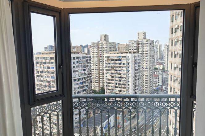 Changning, 2br, 1ba, High floor view