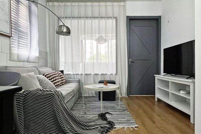 Changping rd/Modern 1br 1lr/all bright room/brand furniture,@L7