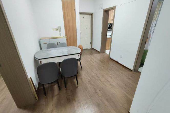 Nice compound/spacious 2br 2lr/great value/95 sqm,Zhongshan park@L2/3/4