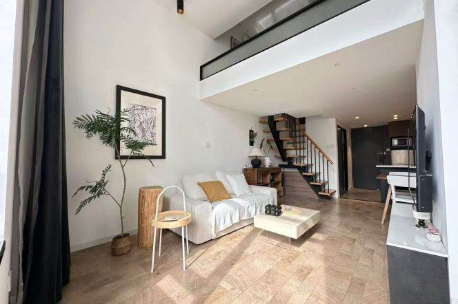 Tongji Garden -2beds -Duplex- Elevator- Kangding Road 