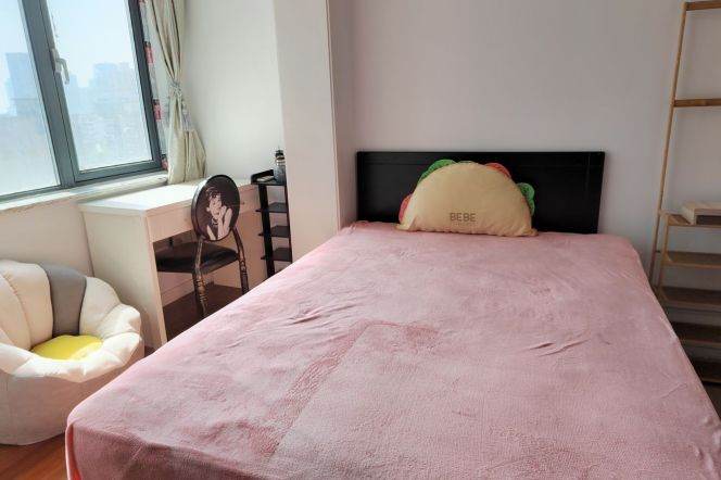 Big windows Bright room SJTU /DHU hong qiao lu 10/3/4 