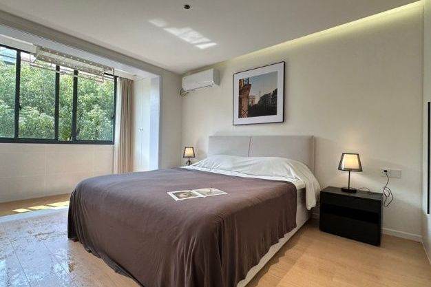 1br, big livingroom, next to Park, subway L4,6Xiangcheng , key, 8.2k