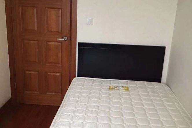 Intentionally roommates walk distance to SJTU hong qiao lu 10/3/4 