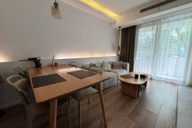 Big 2br/2bt Flat with Terrace plus Balcony