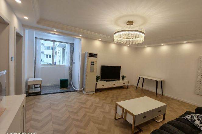 Nr suzhou creek, 2Br 85Sqm Elevator, Chang shou rd., L7/13