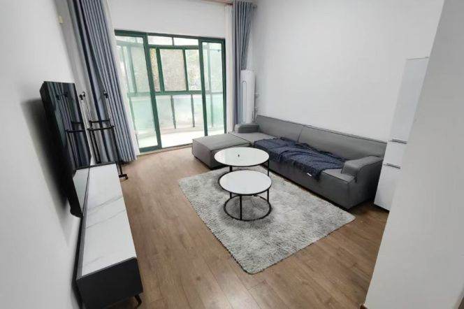 Nice compound/spacious 2br 2lr/great value/95 sqm,Zhongshan park@L2/3/4