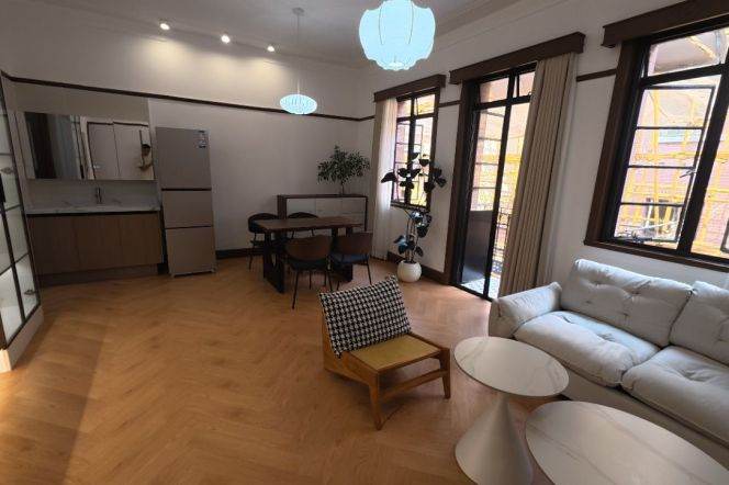 Jiang su rd., 1Br 1Balcony 75Sqm, L2/11