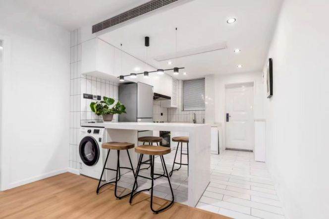 Spacious 2Brs/2Lrs/1Bt apt nr South shanxi rd,M1/10/12