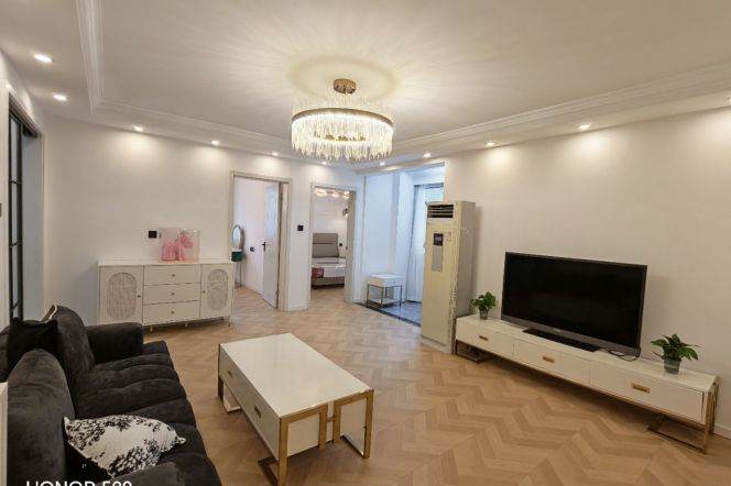 Nr suzhou creek, 2Br 85Sqm Elevator, Chang shou rd., L7/13