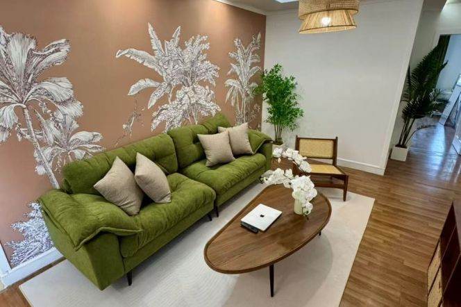 Daily/Weekly Rent Available | 4 Bed 2 Bath in Jing'An