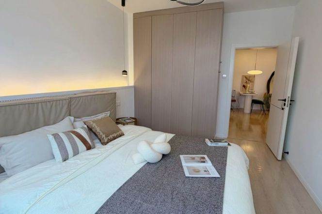 Elevator 2Brs/2Lrs/1Bt apt nr Xujiahui,M1/9/11
