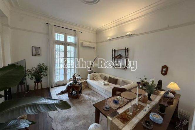 Historic building 1BR APT Jianguo Rd Balcony 11.8k