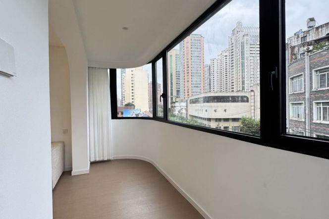 West Nanjing rd metro L2&12&13 | Spacious2BR-2bathr | Central AC+ Heating