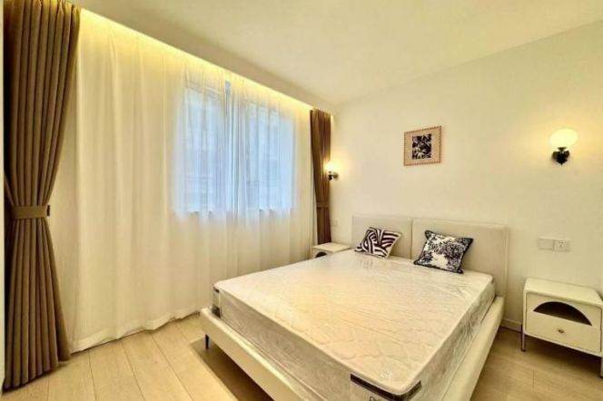Nice one bedroom Apt+central AC+oven+dryer@ Zhongshan Park