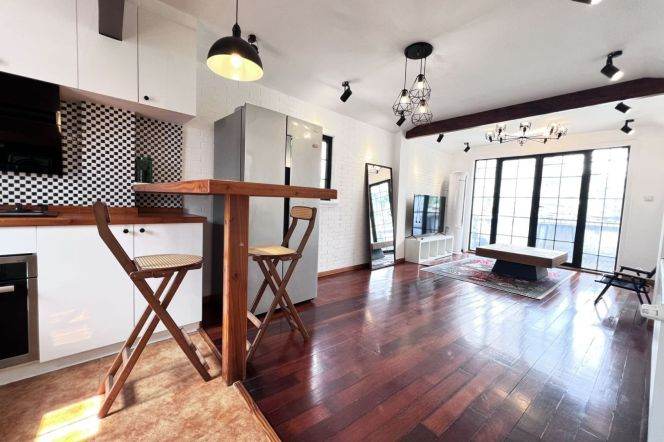 Jing'an Temple Station Spacious 1Br with Open Balcony Line2/7/14
