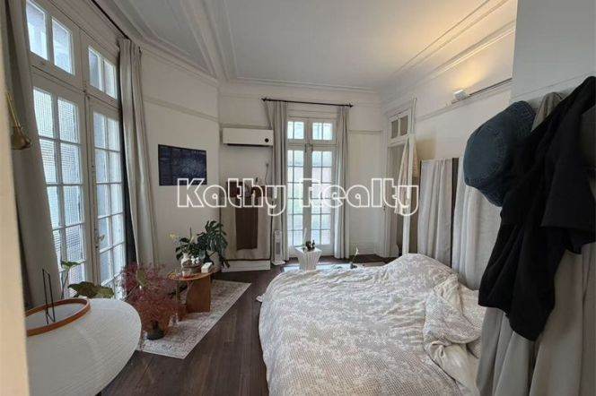 Historic building 1BR APT Jianguo Rd Balcony 11.8k