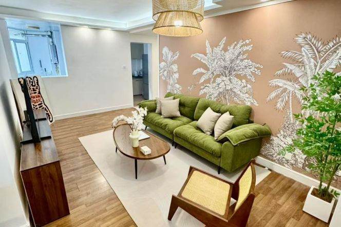 Daily/Weekly Rent Available | 4 Bed 2 Bath in Jing'An