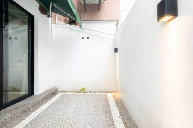 Nice yard 2Brs/2Lrs/2Bts apt nr Jiaotong university,M3/4/10/11