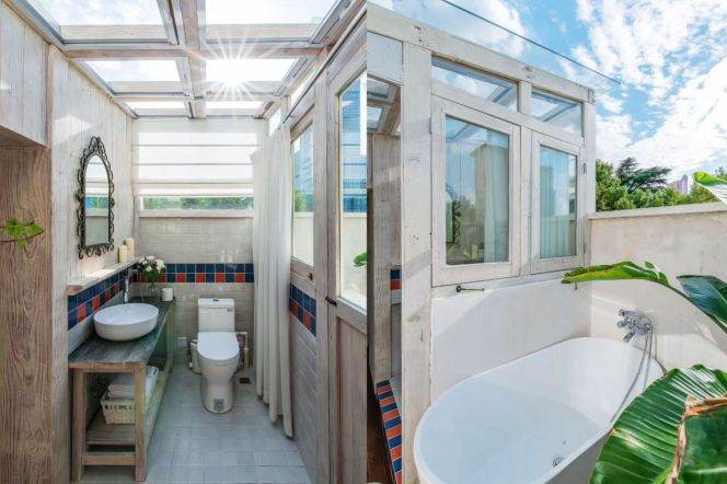 Classic 2br/2bt Apt with Balcony & Terrace