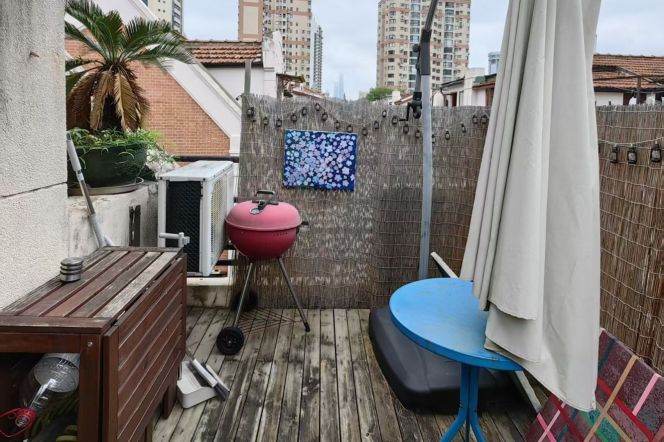 Big terrace one bedroom Apt+Wall heating+oven @Shaanxi Rd