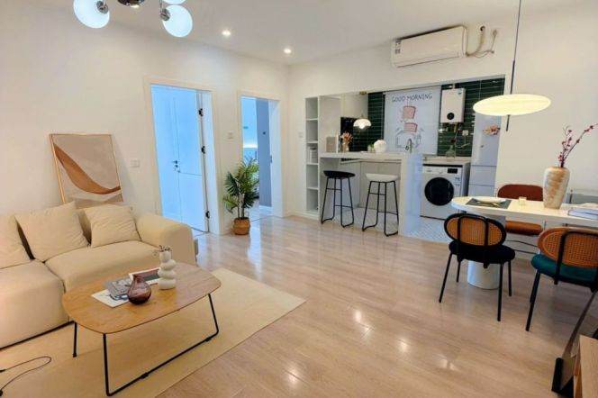 Elevator 2Brs/2Lrs/1Bt apt nr Xujiahui,M1/9/11