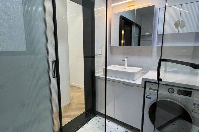 West Nanjing rd 2BR 2BATH with balcony