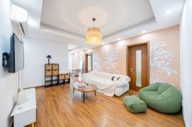 Daily/Weekly Rent Available | 4 Bed 2 Bath in Jing'An