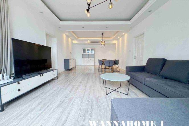 Large Balcony+Modern&Spacious&Bright 4Bdrs 2Baths Apt+Taikoo Hui+Stunning View&Great Compound