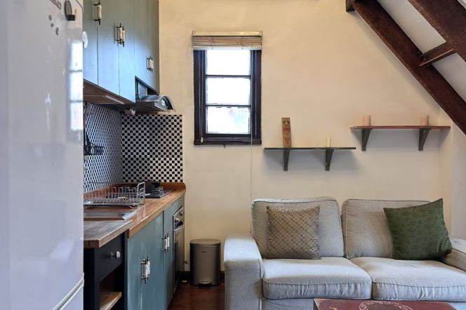 line 1/10/12 south shaanxi road -terrace- balcony- wall heating- quiet room 