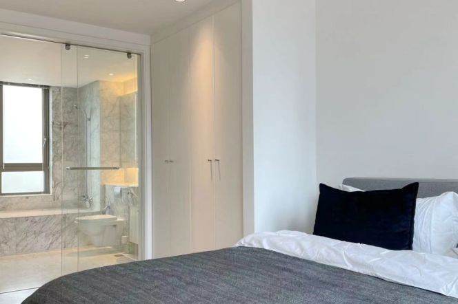 Modern&Spacious&Bright 3Bdrs 2Baths Apt+Large Open Balcony+Taikoo Hui+Top Compound