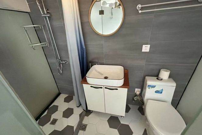 South Shanxi rd 1BR with terrace