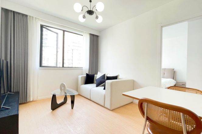 Elevator 1br, Zhaojiabang Rd, 3 mins to Line9/12 Jiashan Rd