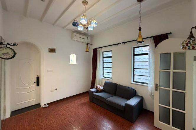 Cozy 1BR APT Good lights Julu Rd Jing’an Temple 7k