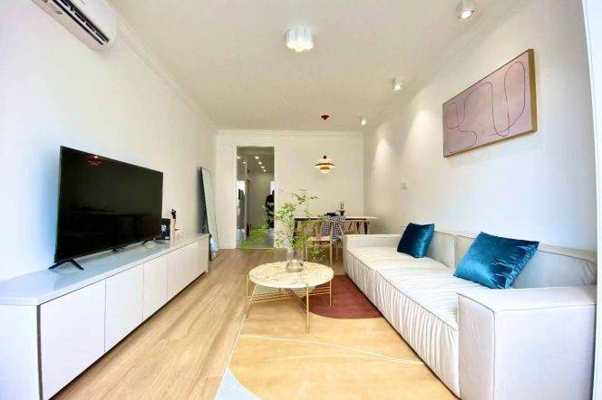 Nice one bedroom Apt with oven & dryer@ Line2 Loushanguan Rd