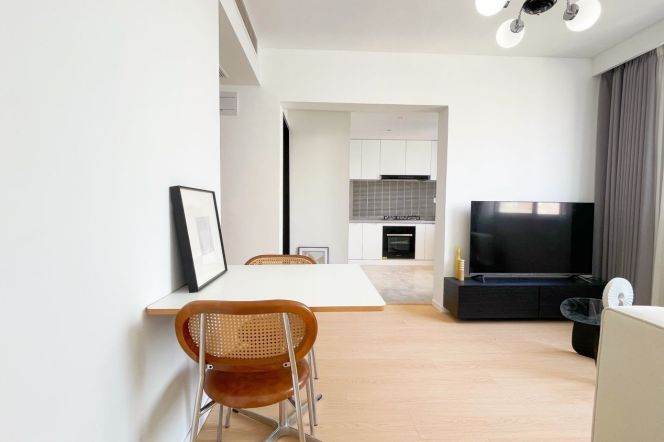 Elevator 1br, Zhaojiabang Rd, 3 mins to Line9/12 Jiashan Rd