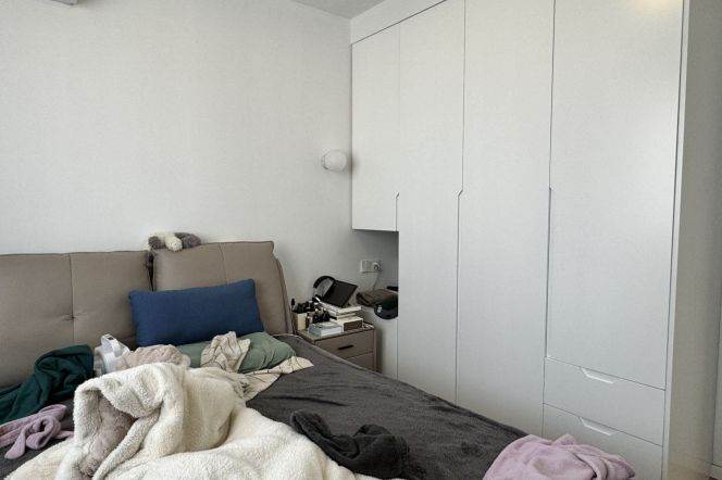 Standard 1Br Apt + elevator /Jiashan rd metro L9/12 & Iapm/10.6K