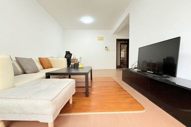 Open balcony one bedroom elevator Apt with dryer@ Line2 Loushanguan Rd