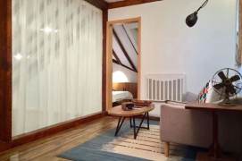 Charming 2Brs/1Lr/1Bt apt nr Changshu rd,M1/7