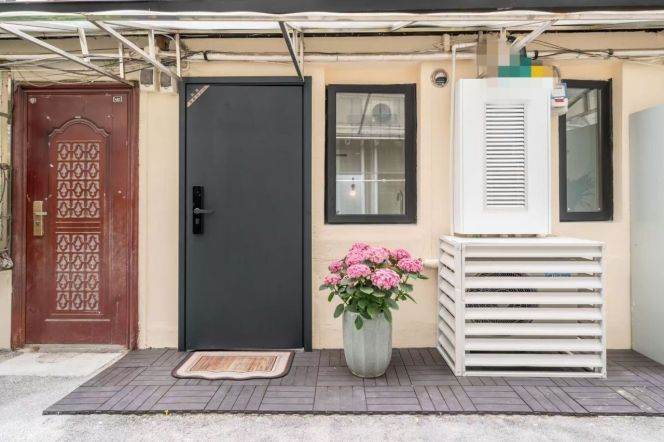 Nice yard 1Br/1Lr/1Bt apt nr Changshu rd,M1/7
