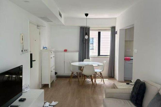 Grand Plaza 2 br Apt&floor heating &oven &parking 16K
