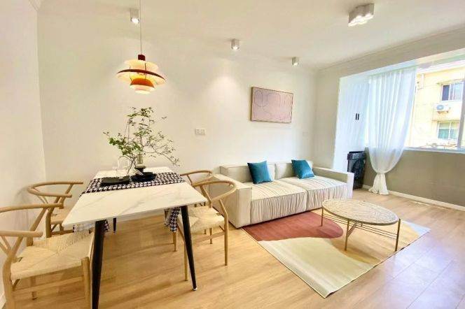 Nice one bedroom Apt with oven & dryer@ Line2 Loushanguan Rd