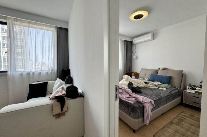 Standard 1Br Apt + elevator /Jiashan rd metro L9/12 & Iapm/10.6K