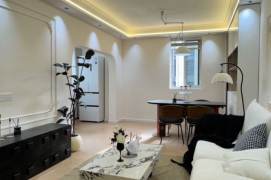 Big 2Br + Elevator + Heating  /Next to L10/11 Jiaotong University /South / First rent