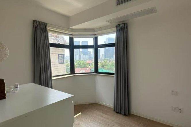 Grand Plaza 2 br Apt&floor heating &oven &parking 16K
